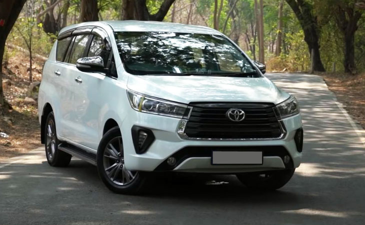 Reliable Innova Crysta car hire service by Sanatan Car Rental Aurangabad